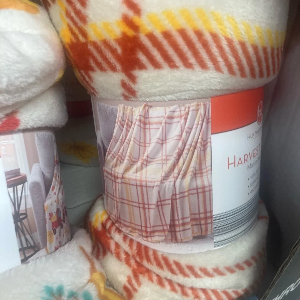 NWT Huntington Home Fall Flannel Throw/50 in by 60 in